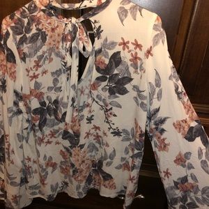 American Eagle floral top